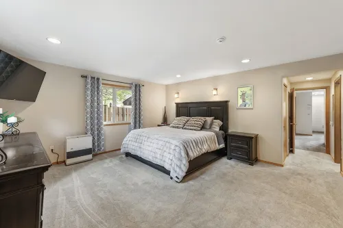 Big beautiful house with lots of room and amazing mountain and ocean views!!!