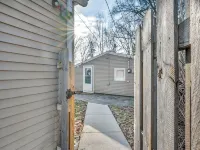 Fenced.Private Bungalow-CLE & BW.Dog Friendly! Hotels in Berea