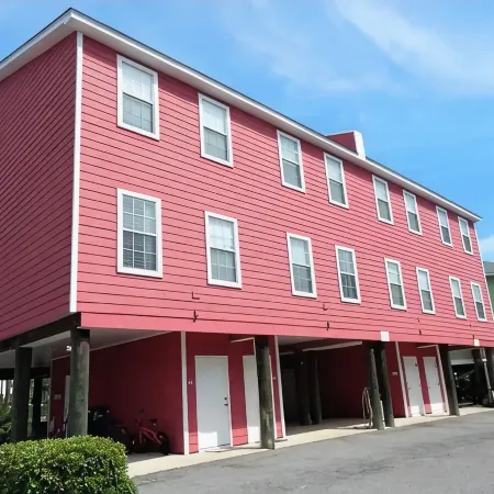 Gulf view 2 Bedroom, 2.5 Bath condo on beautiful Dauphin Island.