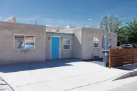 Nice 3-bedroom house with AC in Albuquerque near Historic Old Town - บังกะโล