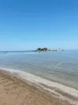 Family sized Beachside Apt, with sunset views + BBQ