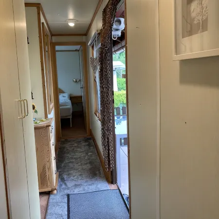 Idyllic vacation home away from the city noise directly on the Müritz arm