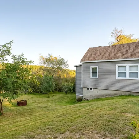 3-bedroom house in charming Meredith with WiFi, AC. Enjoy your stay