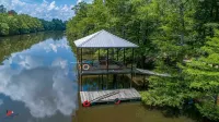 Relax, Fish, Visit Historic Jefferson & Caddo Lake - Hytter