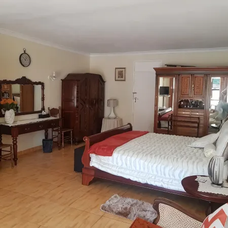 Upper Houghton Guesthouse Отели рядом с достопримечательностью «Торговый центр Killarney»