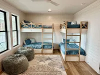 距海灘僅數步的豪華海濱綠洲私人泳池度假屋 - 4 星級