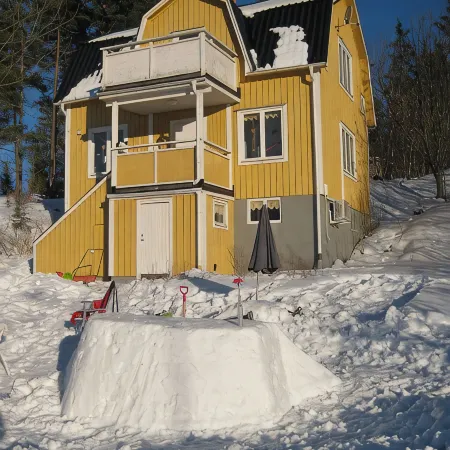Idyllic house m. Fireplace u. Sauna, lake 300 m, zw. Baltic Sea coast and Vimmerby