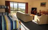 Beau Vista Pohora - views to die for! - Apartments