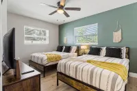 Private Heated Salt Water Pool Oasis • 10 Mins to Clearwater Beach - สระว่ายน้ำส่วนตัว