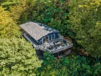Dog Friendly Lake Winnie Mountain View Getaway