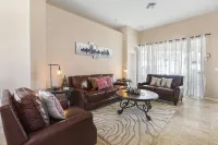 Paradise at Tower Lake 6 bedrooms with swimming pool/spa and movie theater
