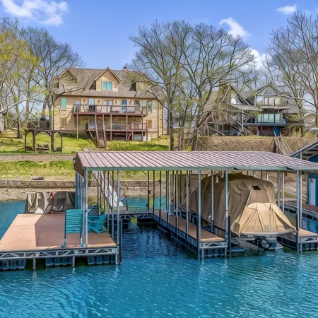 New Luxury Water Front Oasis with New Private Dock & Hot Tub!!