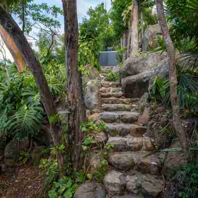 Stylish, Secluded Villa with Pool, Hot tub and Stunning Views Hotel Exterior