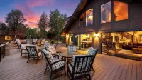 Luxury Estate on 5 Acres - Pickleball, Hot Tub, Mountain Views & Endless Fun