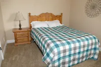 PRIVATE POOL 34'x18', 25 Minutes to Zion,  Playset for Kids, 7 bdrm, sleeps 32 - Balcony