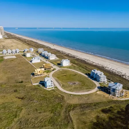 Beachfront House - Peaceful Beach - Dog Friendly! - Elevator and Hot Tub!