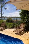 Majestic Oasis Apartments - piscina