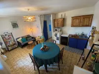 Petite Maison Atypique Avec Jardin Ombagé Parfait Pour des Vacances en Famille - บังกะโล