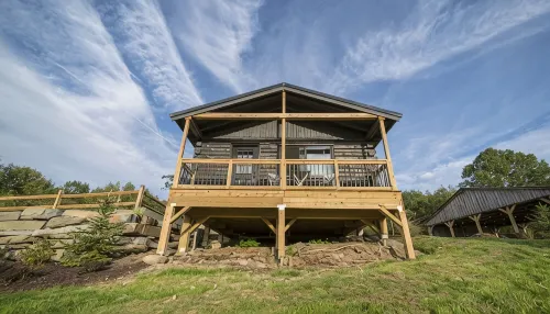 King Cabin Secluded Romantic Space Near Elk Mountain. Hot Tub, Firepit & Views!