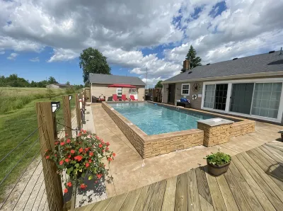 Country Home Villa + PRIVATE POOL & Guest House <1 mile to downtown Port Clinton Hotels in 