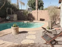 Phoenix Oasis with Private Pool - Bungalows