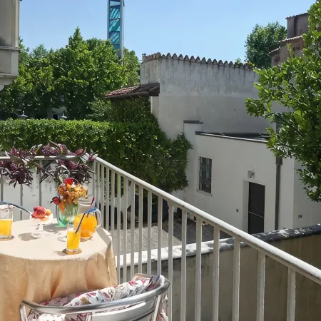 'Palazzo Rossi' Apartment 1A in the old town with balcony, FREE PARKING and WiFi