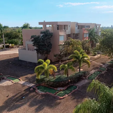 Spacious 3 bedrooms penthouse, near Combate Beach: Pools, Fun & Amazing Sunsets