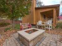 Retreat in Clear Lake, Iowa - GARAGE HANGOUT - Half block from Lake! Hotels in Clear Lake