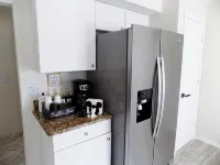 Spacious New Refurnished and Decorated 5-Bedrooms Mickey Mouse Pool House - مسبح