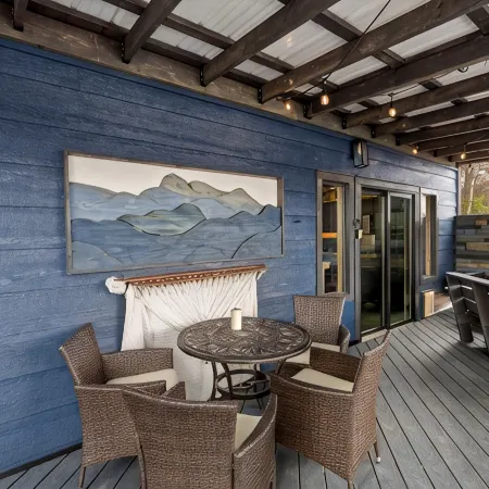 Lake James Cozy Cabin.  Waterfront!