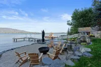 New Modern Luxury Home. Enjoy the Sweeping Lakefront and Mountain View’s. - マウンテンビュー