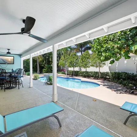 Pool House 1/2 Mile From Downtown Stuart