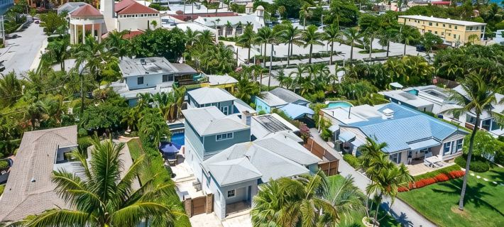 Charming Delray Beach House -Steps to Beach & Atlantic Avenue! VIP Beach Passes! Hotels in Delray Beach
