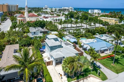 Charming Delray Beach House -Steps to Beach & Atlantic Avenue! VIP Beach Passes!