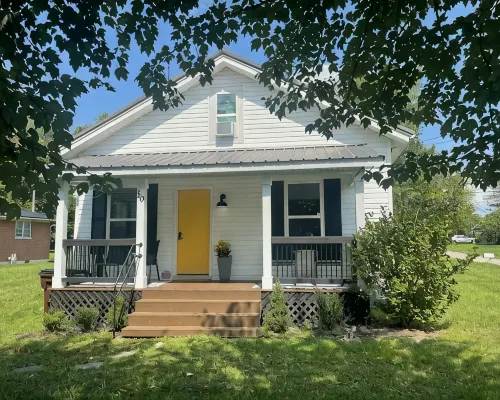 Modern 3Bed 2Bath, Short Drive to Rrg, Walk to Stores and Restaurants! So Clean! Hotels in Powell County