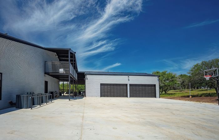 Xenia Creek Barndo l hot tub l pool l Valley Mills, Clifton, Waco, Gatesville