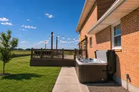 Near Dave Chappelle's Summer Camp. Sleeps 14+Hot Tub - 3-Star