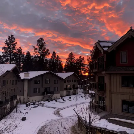 Lake Getaway! Elegant 2-Bedroom Condo in Downtown McCall