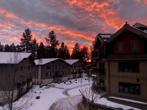 Lake Getaway! Elegant 2-Bedroom Condo in Downtown McCall