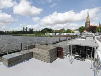 Houseboat Fjord Serina with bio-sauna and roof terrace in Schleswig Hotel di Schleswig