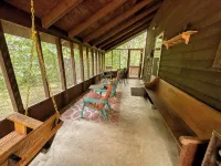 Secluded pet friendly cabin on 40 acres with frontage on the Kettle River - Chalets