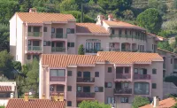 Collioure: beautiful apartment classified , quiet, swimming pool, garden, private parking