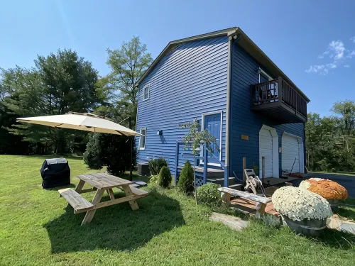 Vineyard Carriage House with High Speed Internet.