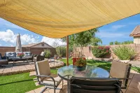 Serene Vacation Home - Trails, Golf & Dining!