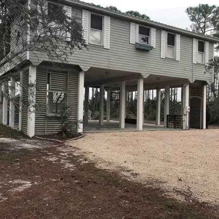 Tide Creek Lookout- Entire Home- 3 Bedrooms, 6 Beds