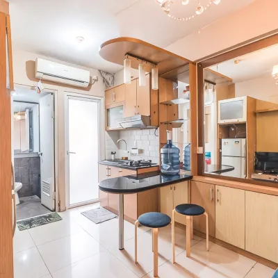 Apartemen Green Pramuka Cozy Hotels near كيمباكا بوتيه