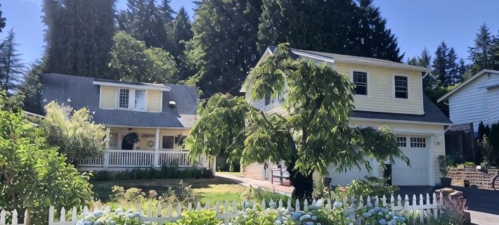 The Suburban Farmhouse" Where Old Meets New. Hotels in Bothell