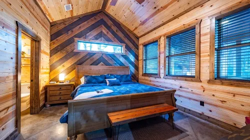 Lost Creek Lodge-Well Appointed Lodge, Pool Table, Bunk House, Hot Tub, Play Set - Lodges