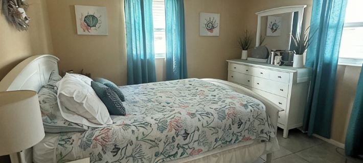 2 Bedroom Single Family Home with Pool Hotels in Bradenton