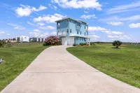 Port Aransas Large Luxury Beach House w/ Private Pool and Golf Cart Boardwalk - 4-Star